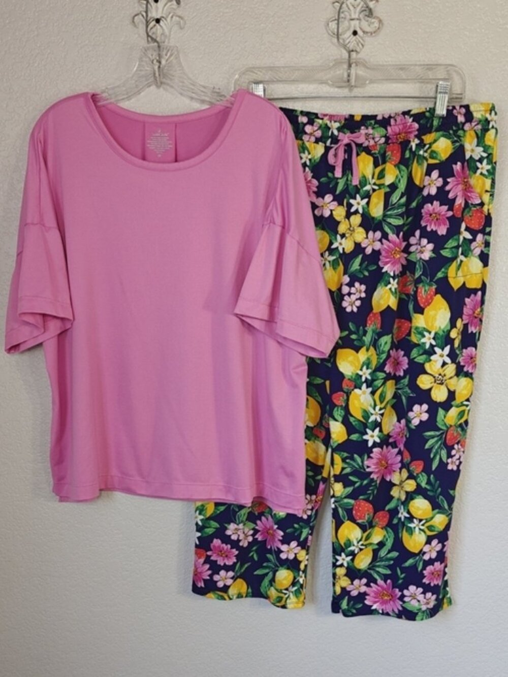 Cuddl Duds 2X Pajamas Set Navy Floral Short Sleeve Top Cropped Bottoms